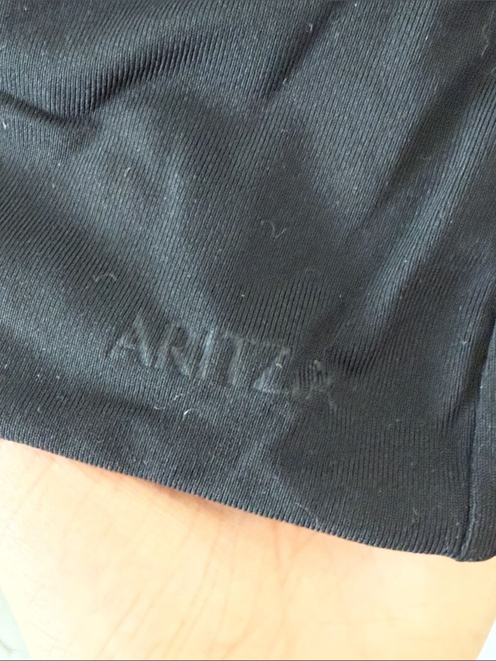 Aritzia Black Contour Cami - Picture 2 of 4